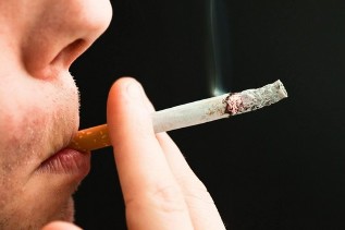 como el hábito de fumar afecta a la potencia de los